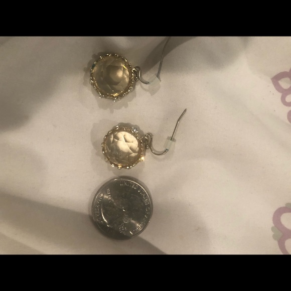 Statement earrings - Picture 3 of 3